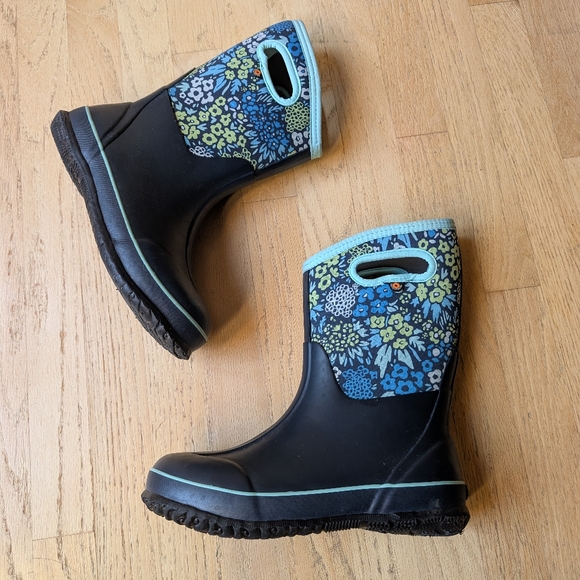 Bogs Classic Waterproof Insulated Floral Print Girl’s Size 6 - Picture 1 of 8